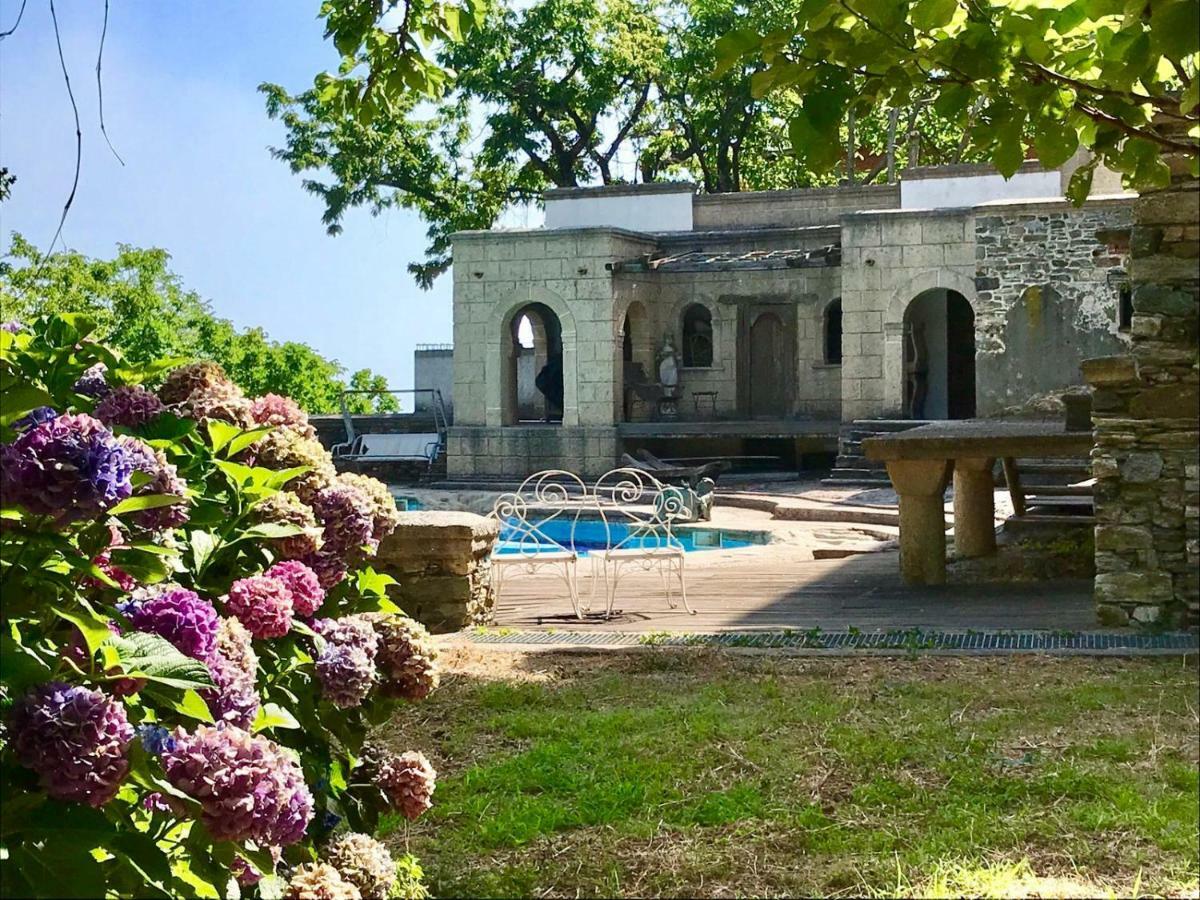 Chateau Cascara Mourésion Esterno foto
